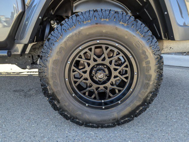 Used 2021 Jeep Gladiator Willys AWD/4WD image 28