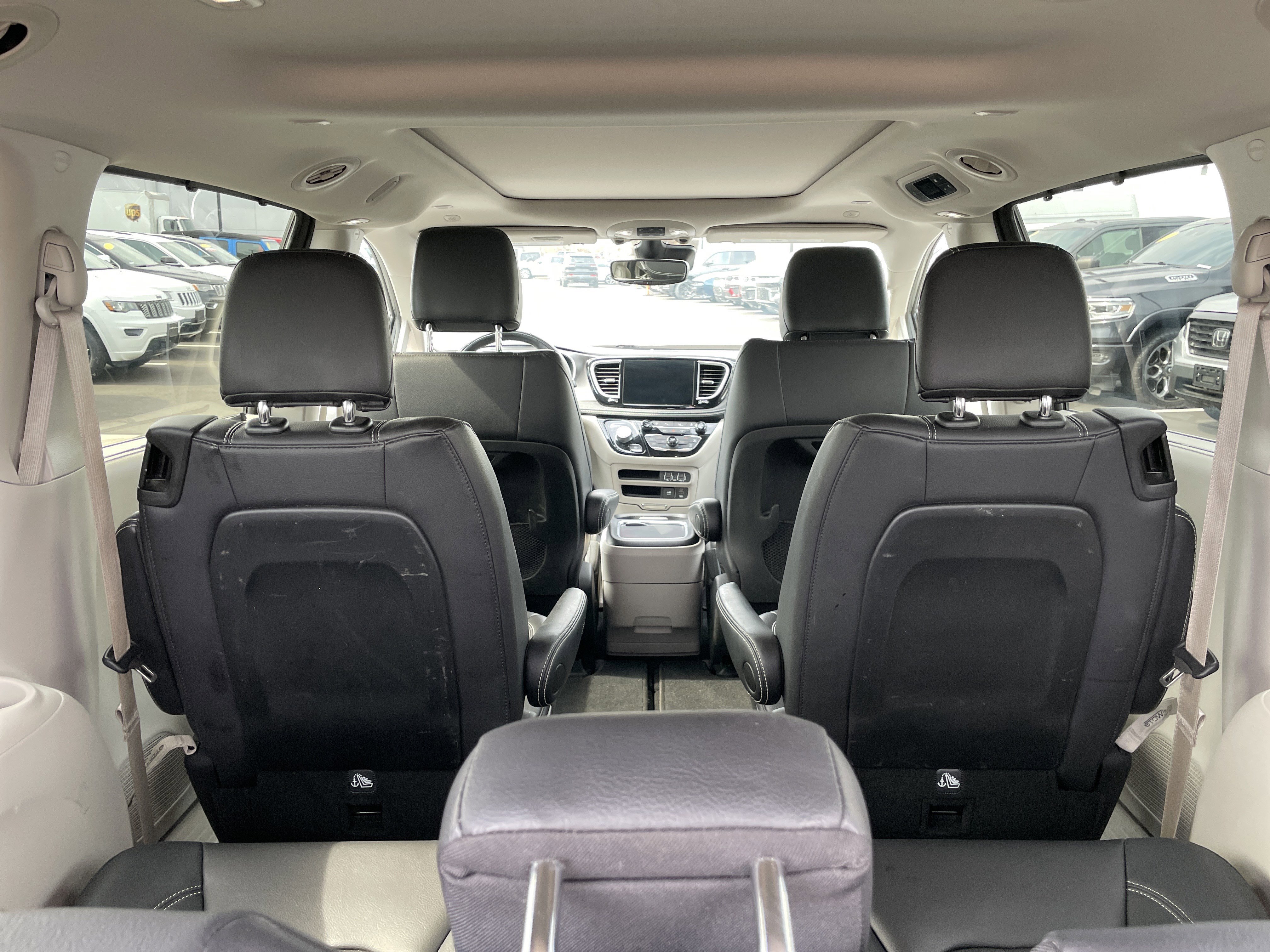 Used 2022 Chrysler Pacifica Touring-L image 21