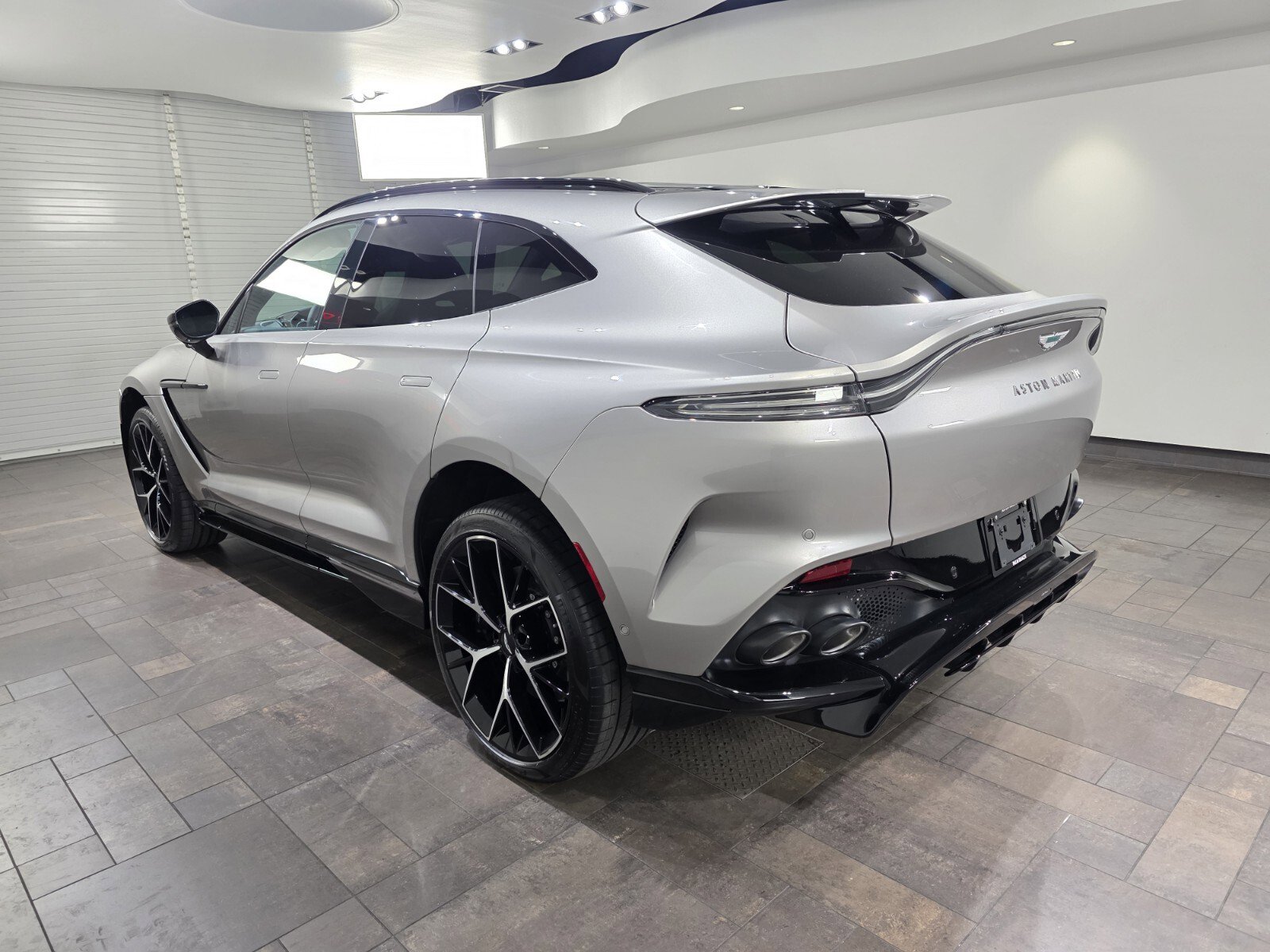 New 2026 Aston Martin DBX 707 image 2