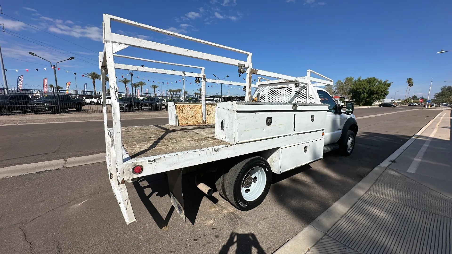 Used 2006 Ford F550 2WD Regular Cab Super Duty image 5