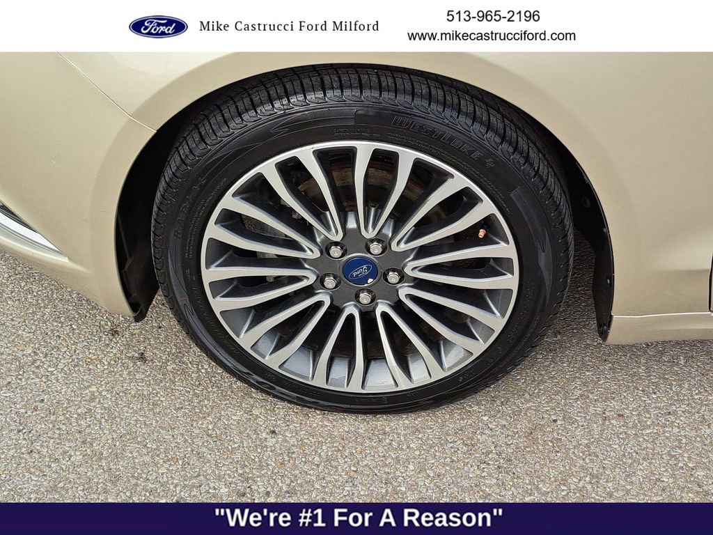 Used 2017 Ford Fusion SE w/ Fusion SE Technology Package image 9