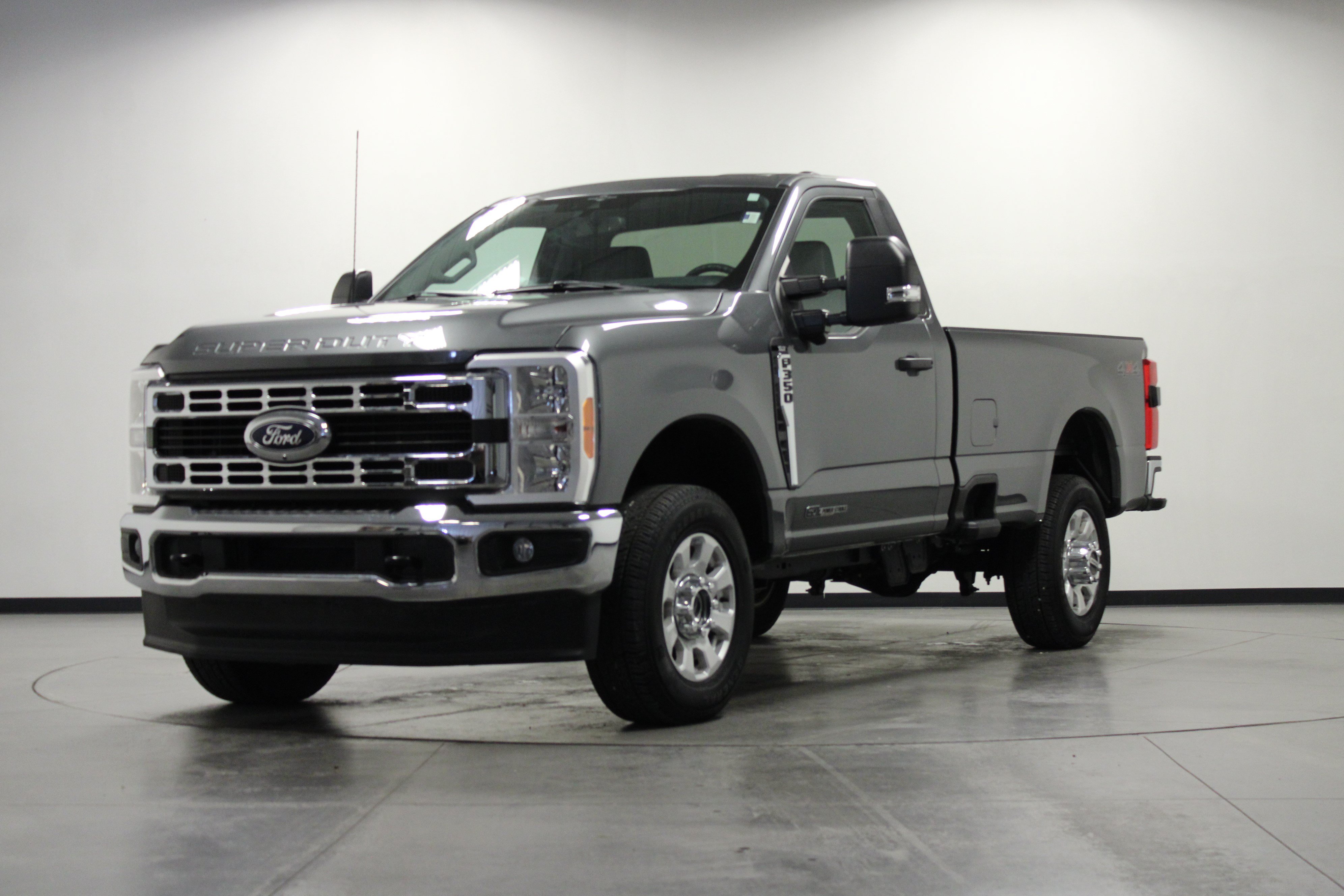 Used 2023 Ford F350 4x4 Regular Cab Super Duty image 8