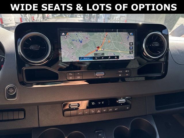 Used 2023 Mercedes-Benz Sprinter 2500 image 27