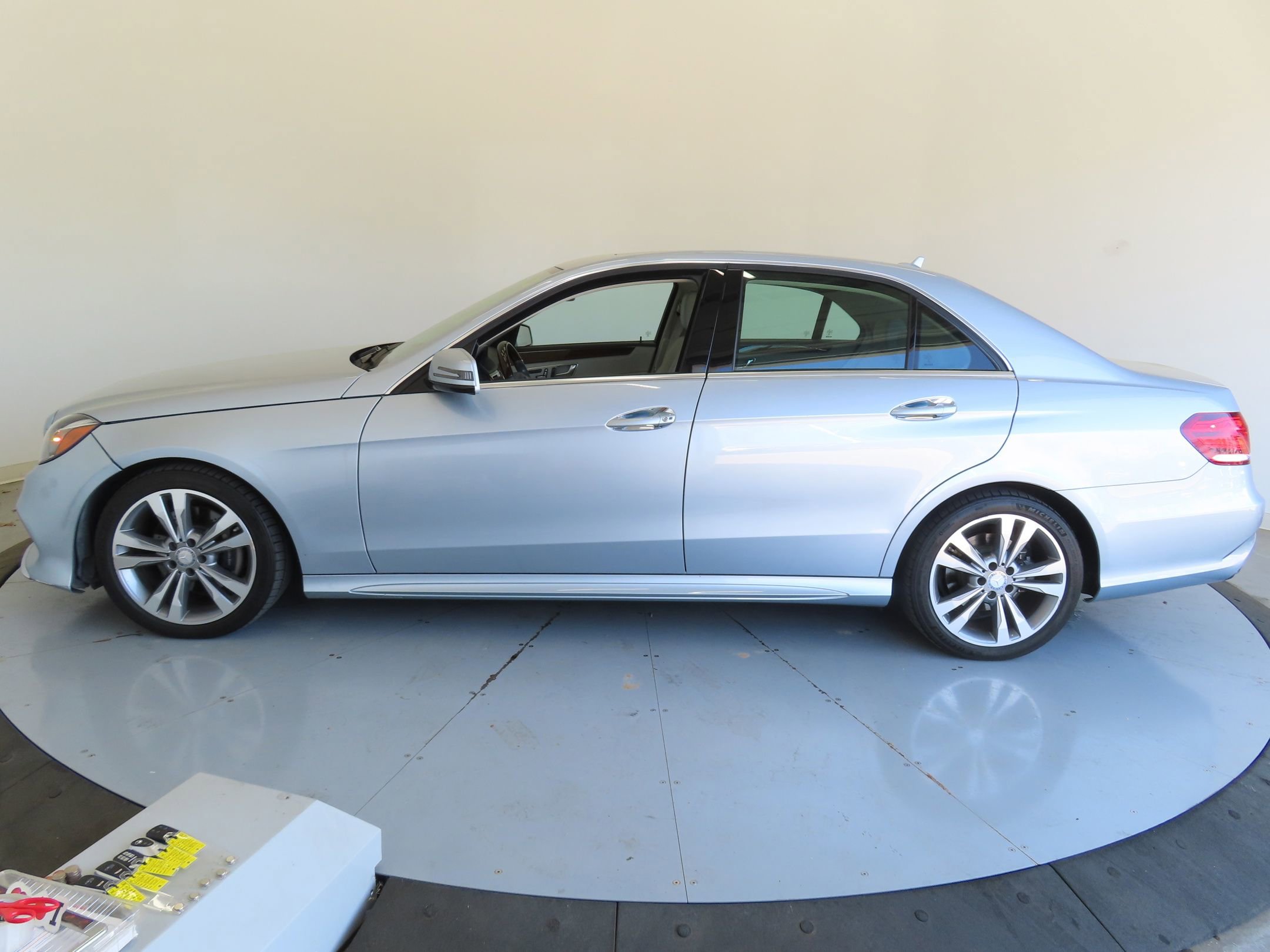 Used 2014 Mercedes-Benz E 350 4MATIC Sedan image 7