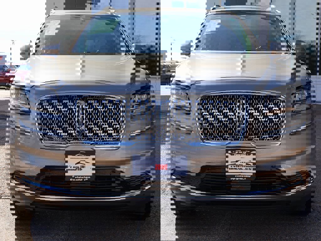 Used 2023 Lincoln Nautilus Reserve w/ Equipment Group 201A image 8