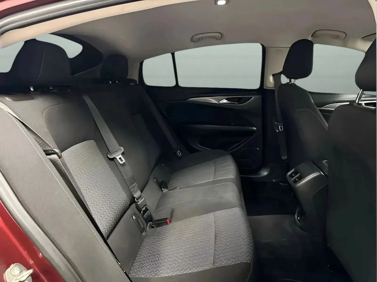 Used 2019 Buick Regal Preferred FWD image 12