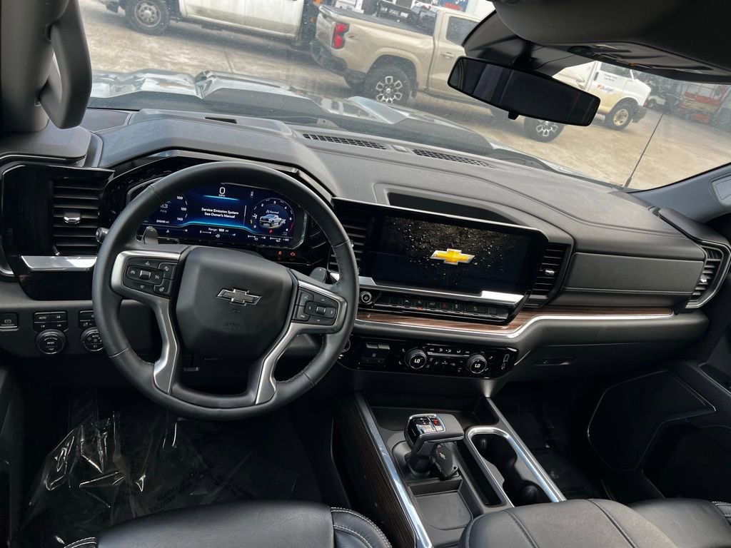 Used 2023 Chevrolet Silverado 1500 LT Trail Boss image 12