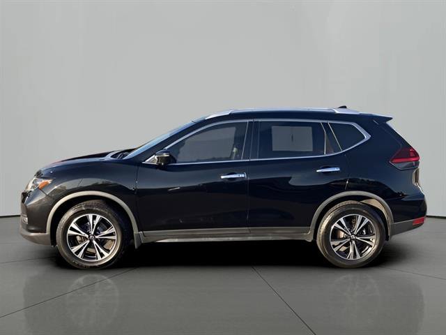 Used 2020 Nissan Rogue SV w/ Sun & Sound Touring Package image 2