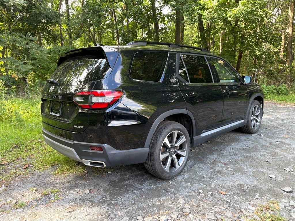 Used 2025 Honda Pilot Elite image 3