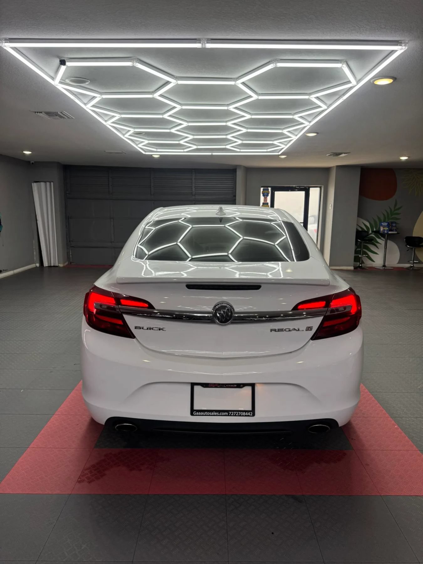 Used 2017 Buick Regal Sport Touring FWD image 6