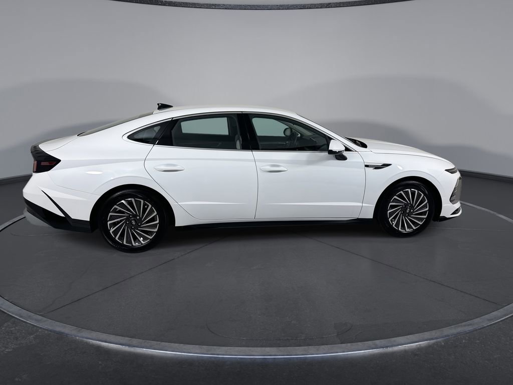 Certified 2025 Hyundai Sonata SEL FWD image 9