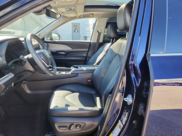 Used 2024 Toyota Grand Highlander Limited image 8
