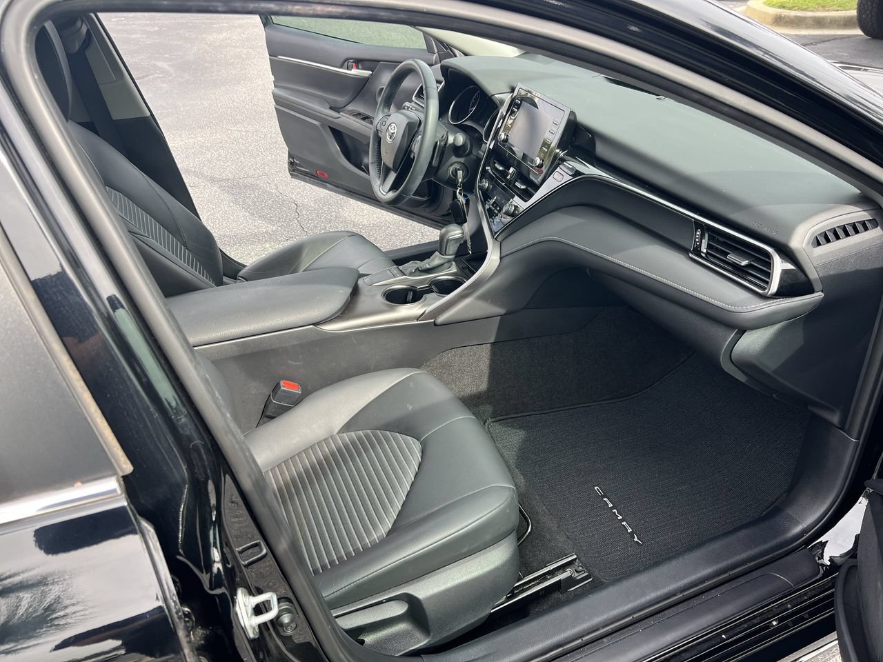 Used 2024 Toyota Camry SE FWD image 34