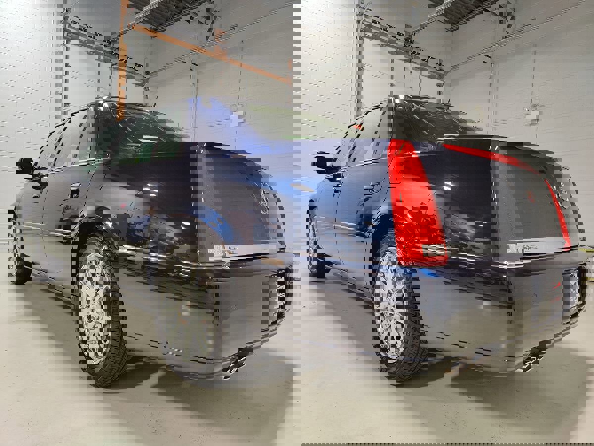 Used 2007 Cadillac DTS Performance image 26