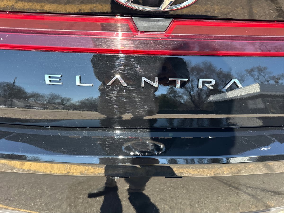 Used 2022 Hyundai Elantra SE FWD image 40