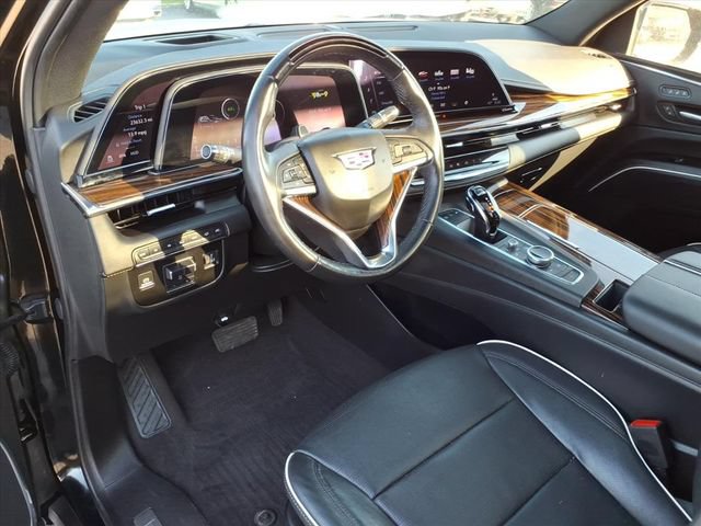 Used 2024 Cadillac Escalade Premium Luxury w/ Performance Package AWD/4WD image 3
