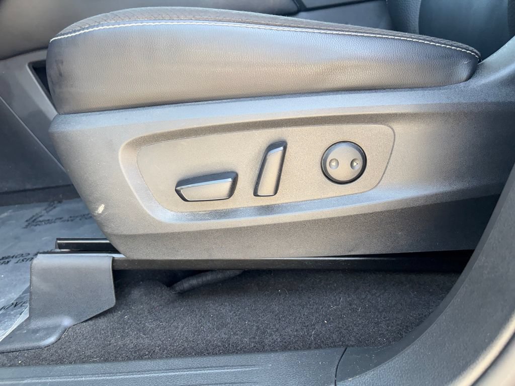 Certified 2022 Nissan Pathfinder SL FWD image 19
