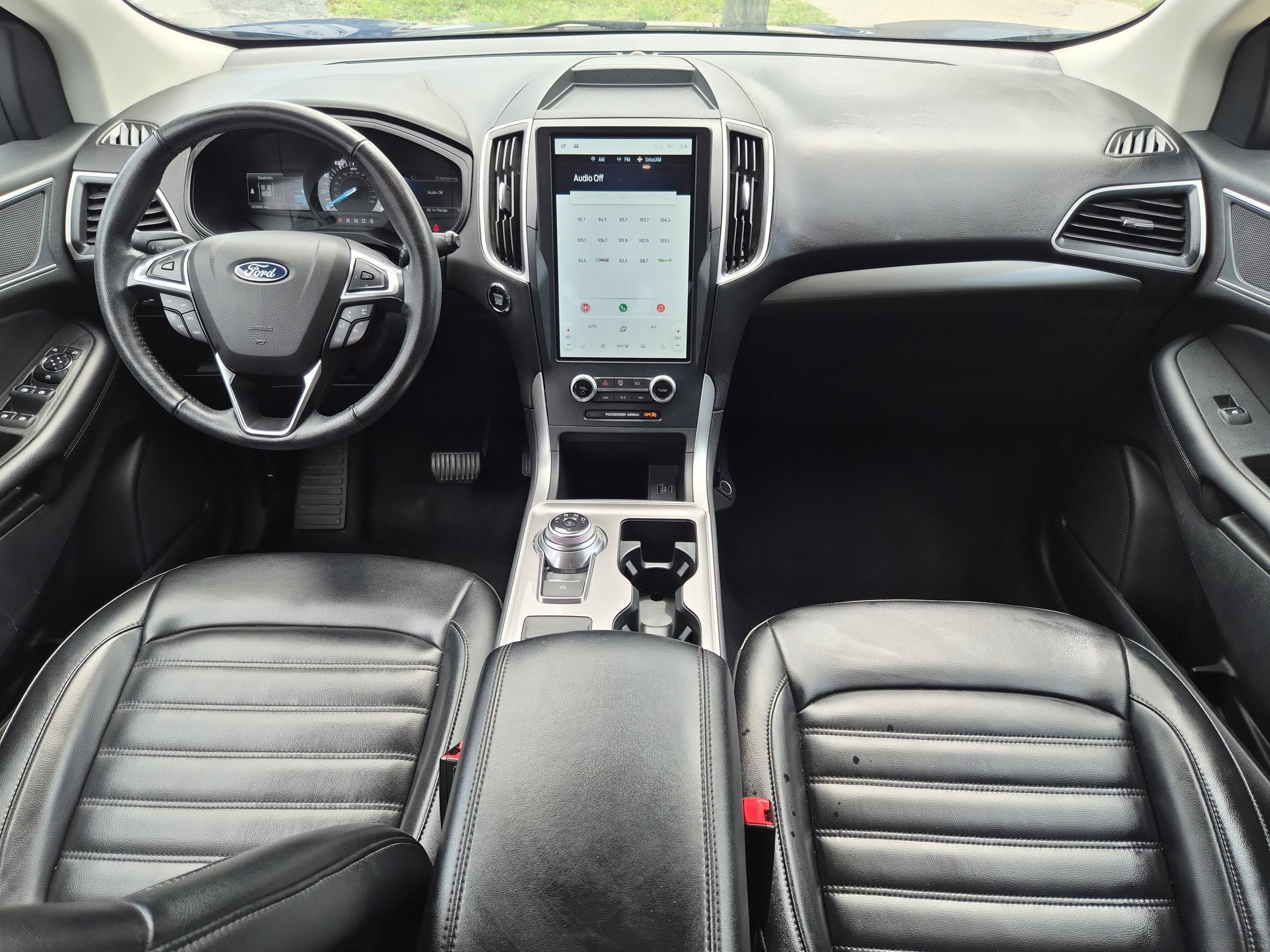 Used 2023 Ford Edge SEL image 11