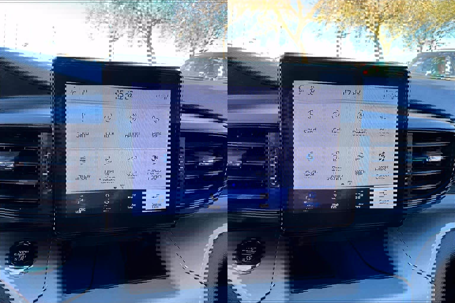 Used 2023 Ford Explorer XLT image 33