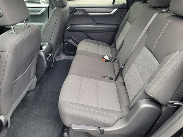 Used 2025 GMC Acadia Elevation image 8