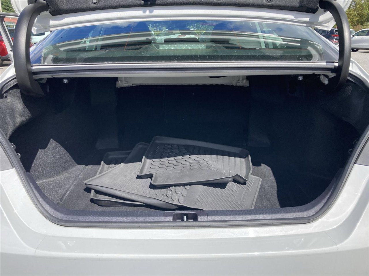 Used 2023 Toyota Camry SE image 14