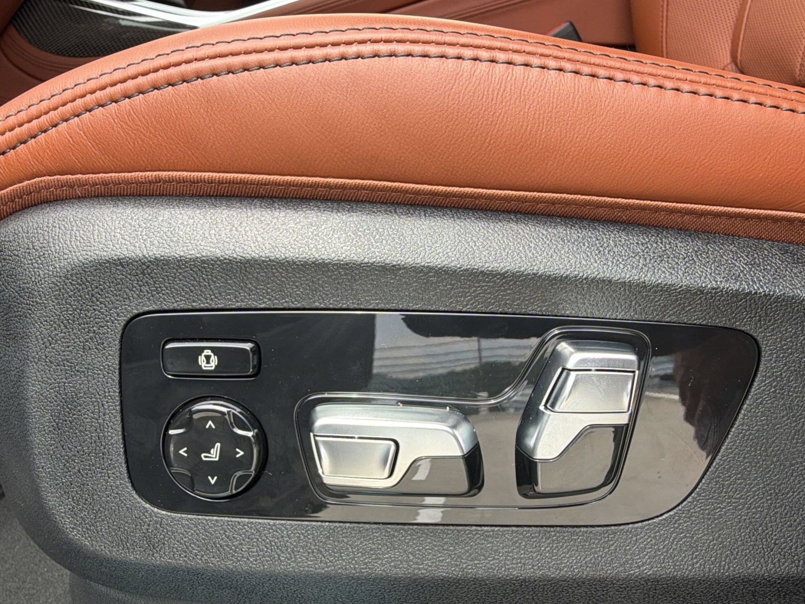 New 2027 BMW X7 M60i AWD/4WD image 14