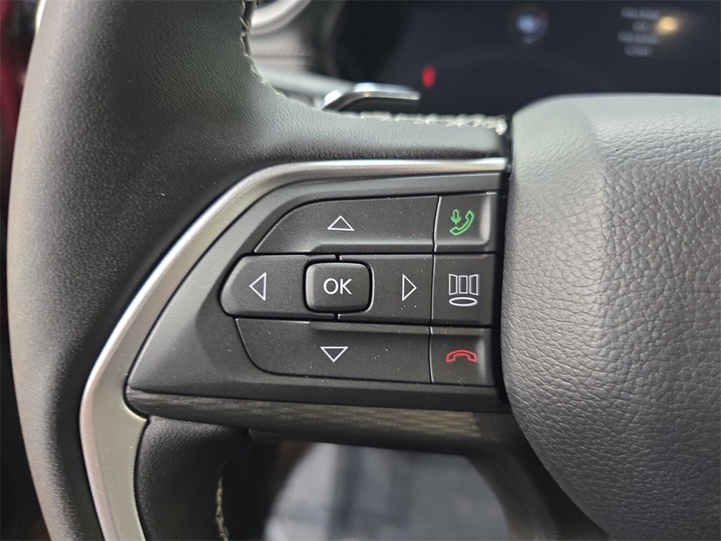 Used 2024 Jeep Grand Cherokee Altitude image 16