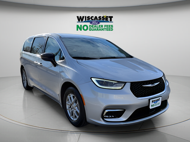 Used 2024 Chrysler Pacifica Touring-L FWD image 1