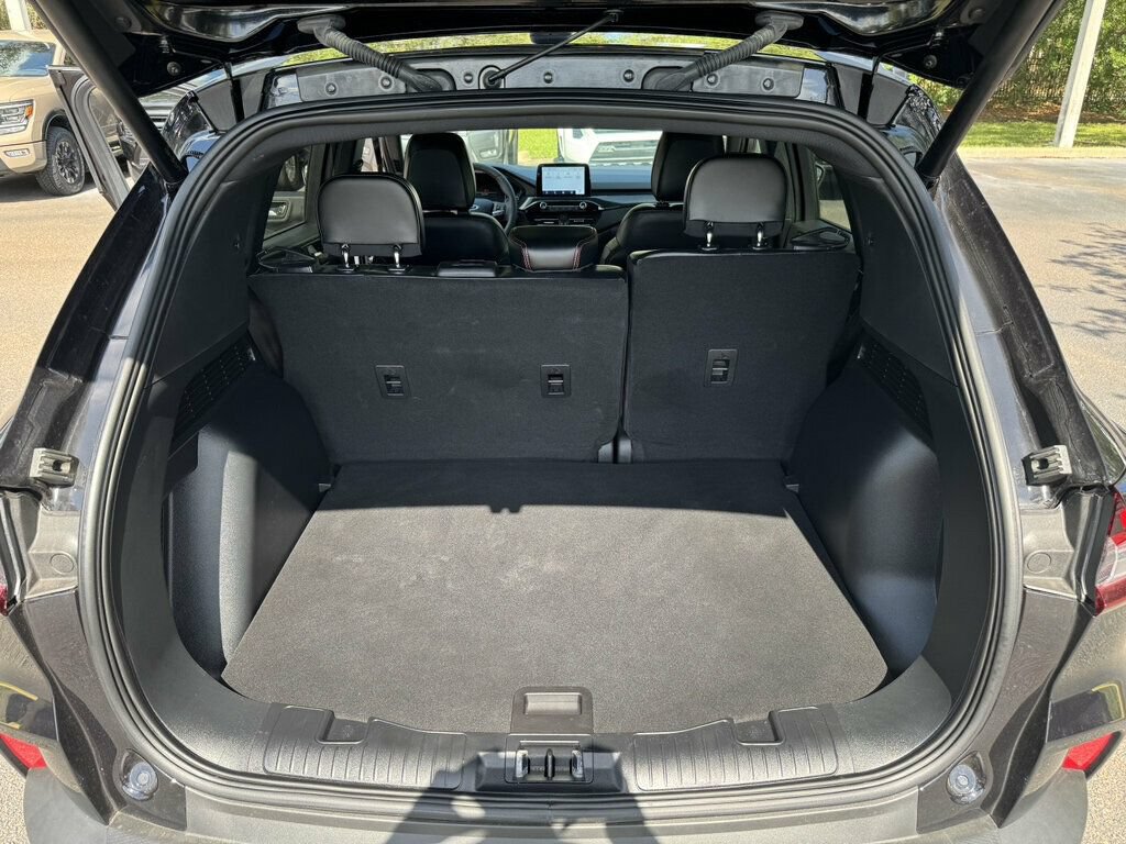 Used 2025 Ford Escape ST-Line Select AWD/4WD image 8