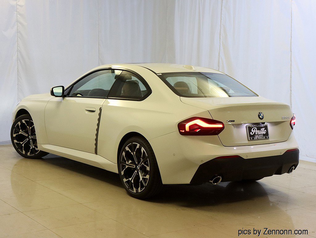 Used 2025 BMW 230i xDrive Coupe w/ Premium Package image 7