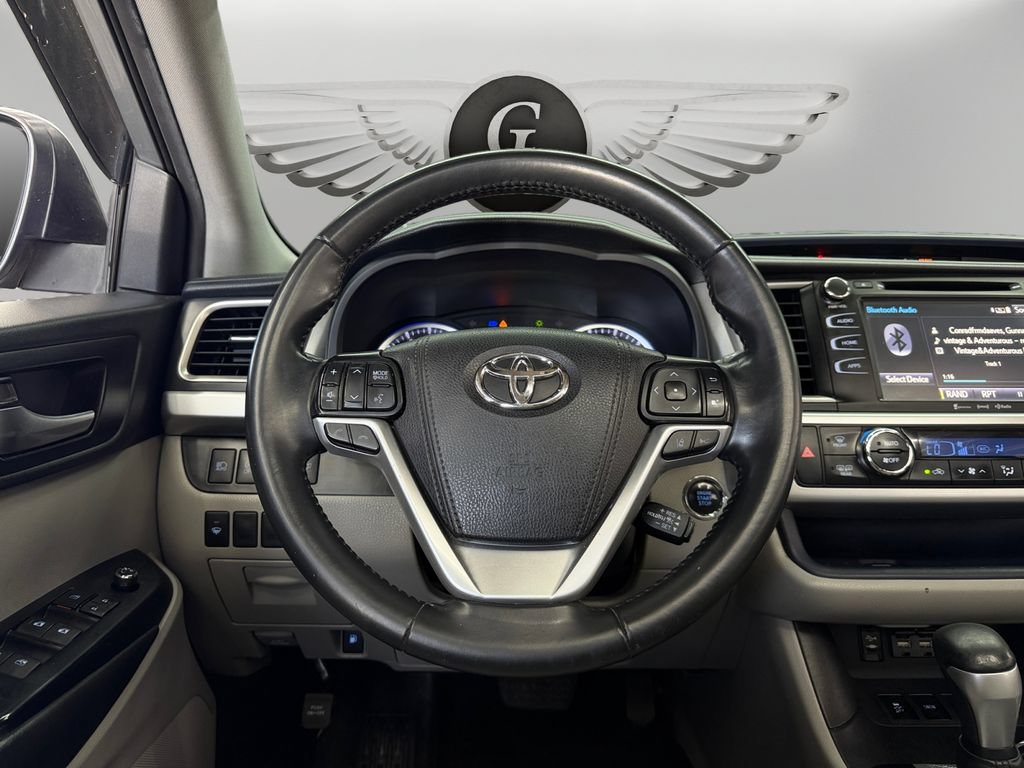 Used 2019 Toyota Highlander XLE FWD image 12