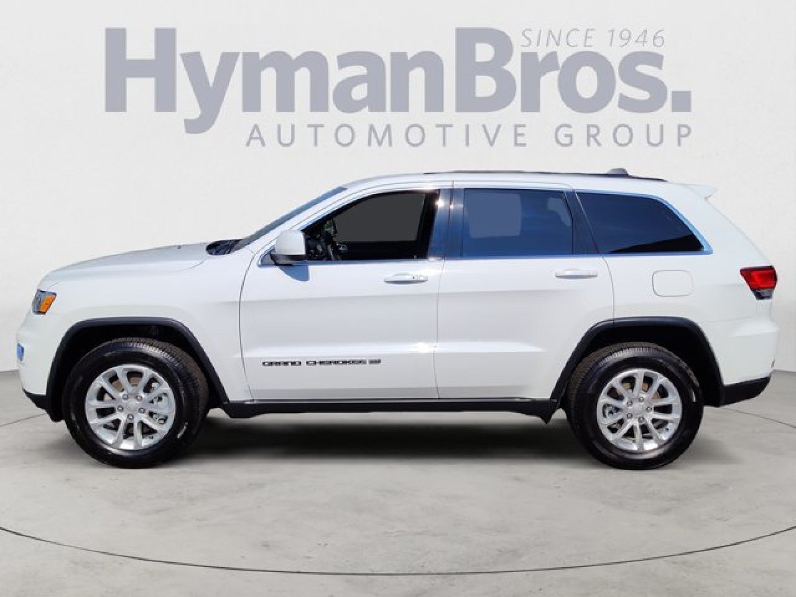 Used 2022 Jeep Grand Cherokee Laredo E AWD/4WD image 6
