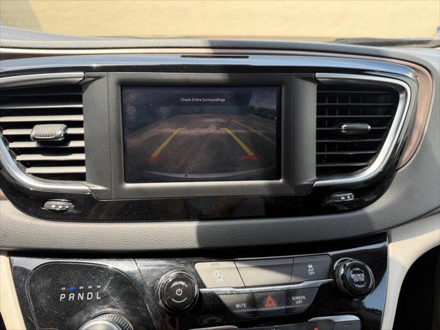 Used 2023 Chrysler Voyager LX FWD image 22