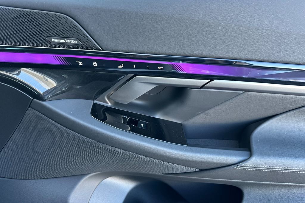 New 2026 BMW i5 eDrive40 w/ M Sport Package image 18