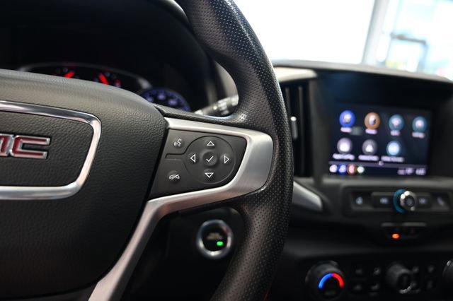 Used 2024 GMC Terrain SLE w/ Driver Convenience Package FWD image 21