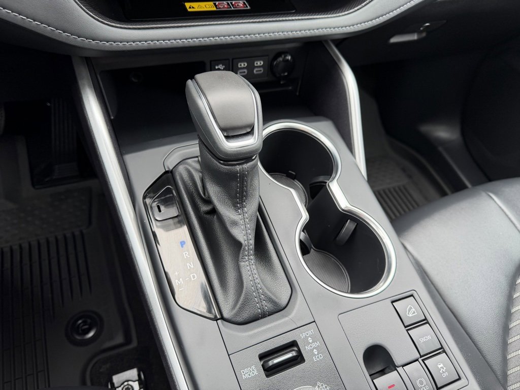 Used 2025 Toyota Highlander XSE image 25