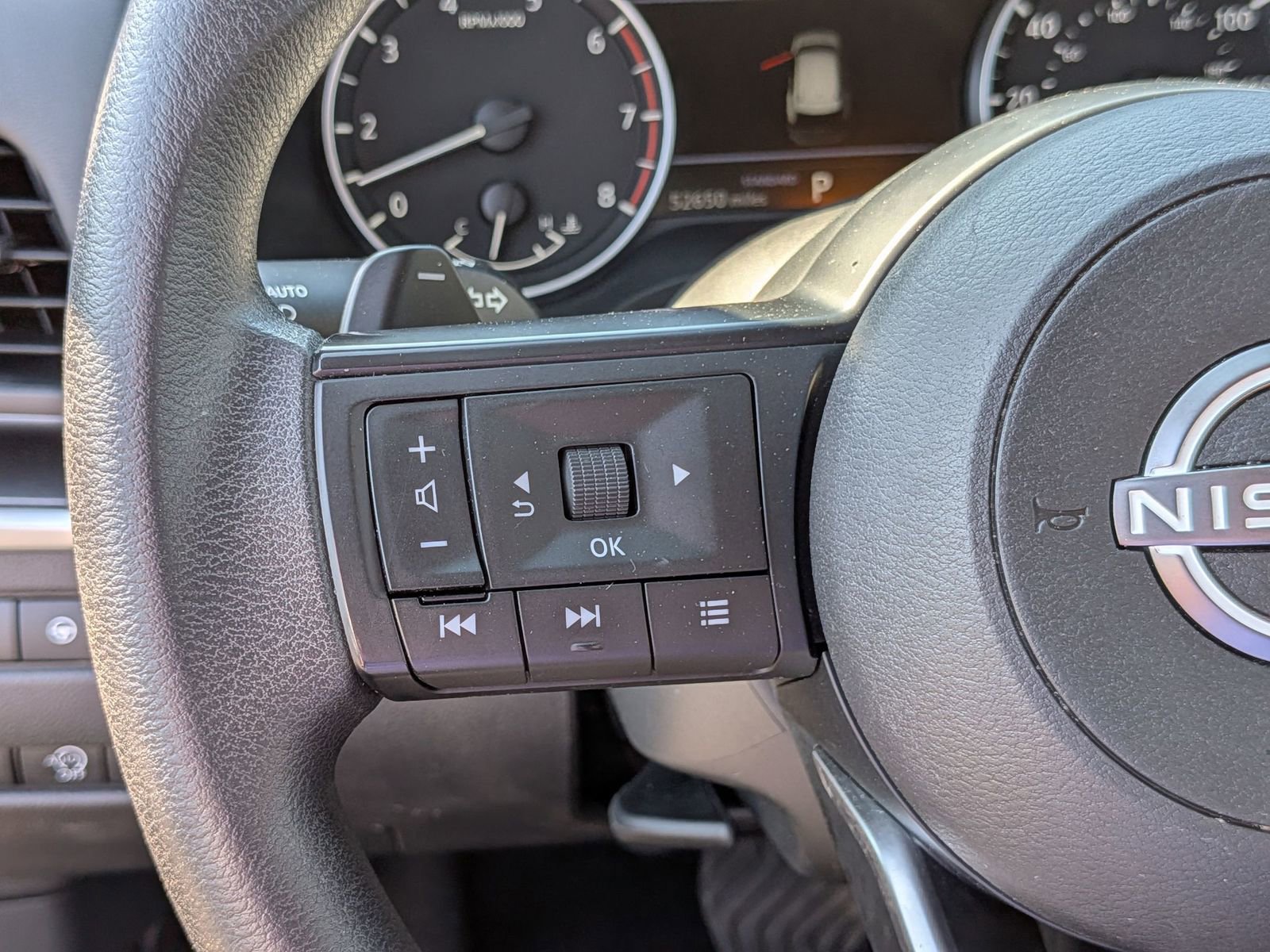 Used 2024 Nissan Rogue SV FWD image 18