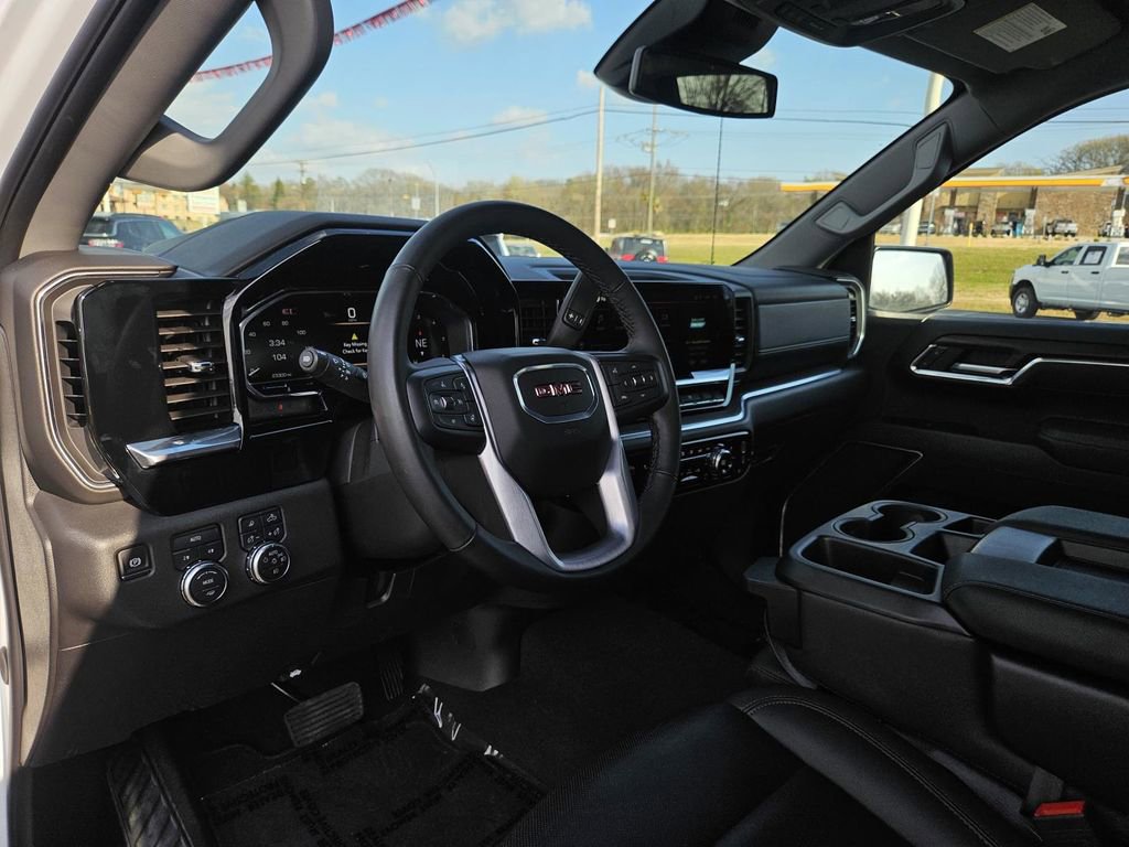 Used 2025 GMC Sierra 1500 SLT image 14