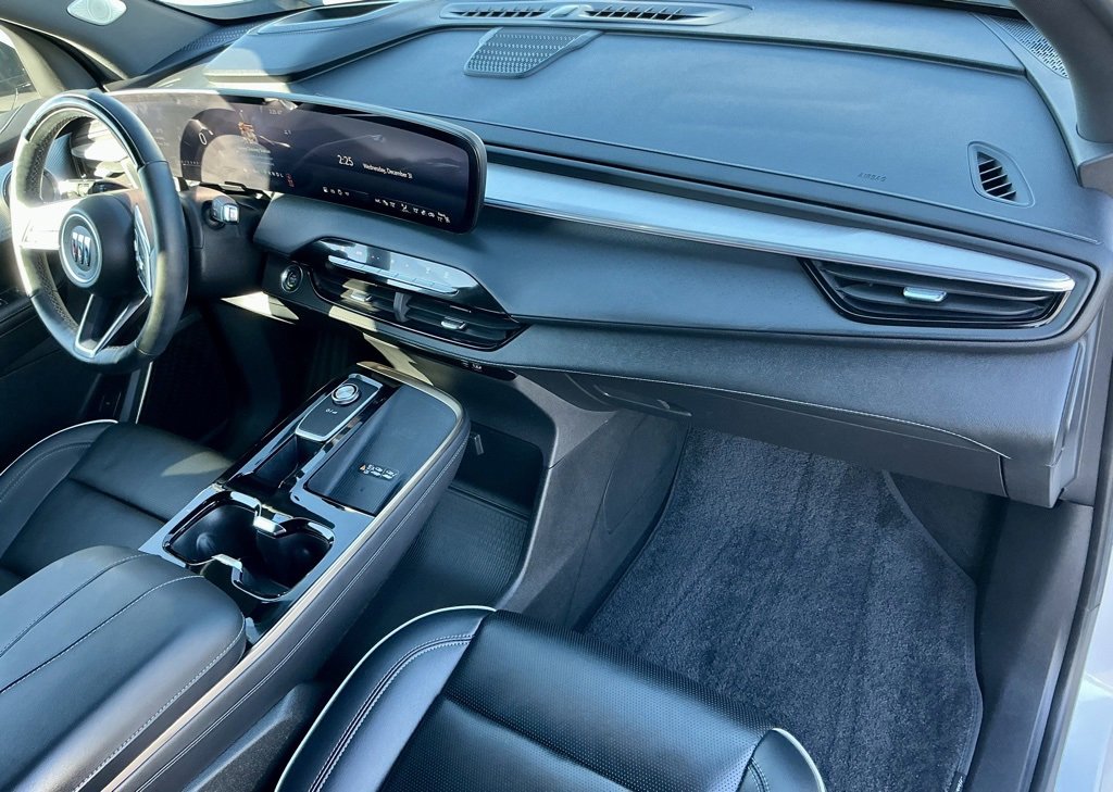 Used 2025 Buick Enclave Avenir w/ Super Cruise Package image 24