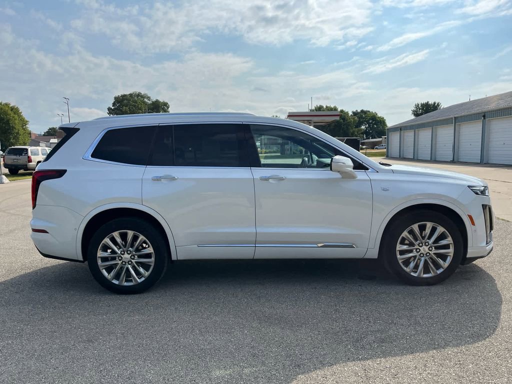 Used 2023 Cadillac XT6 Premium Luxury w/ Technology Package AWD/4WD image 5