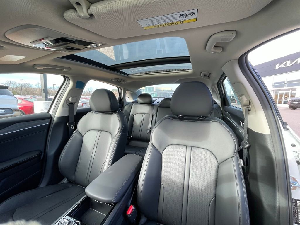 New 2026 Kia K5 EX image 3