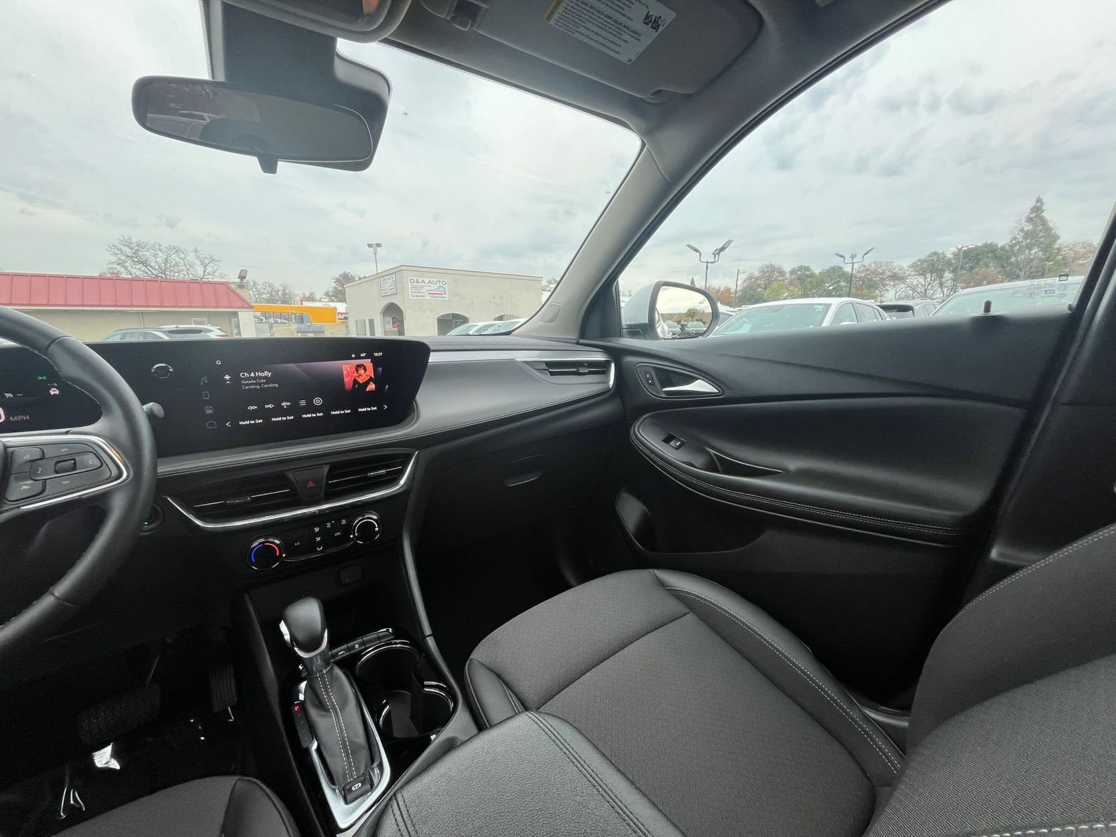 Used 2025 Buick Encore GX Preferred image 33