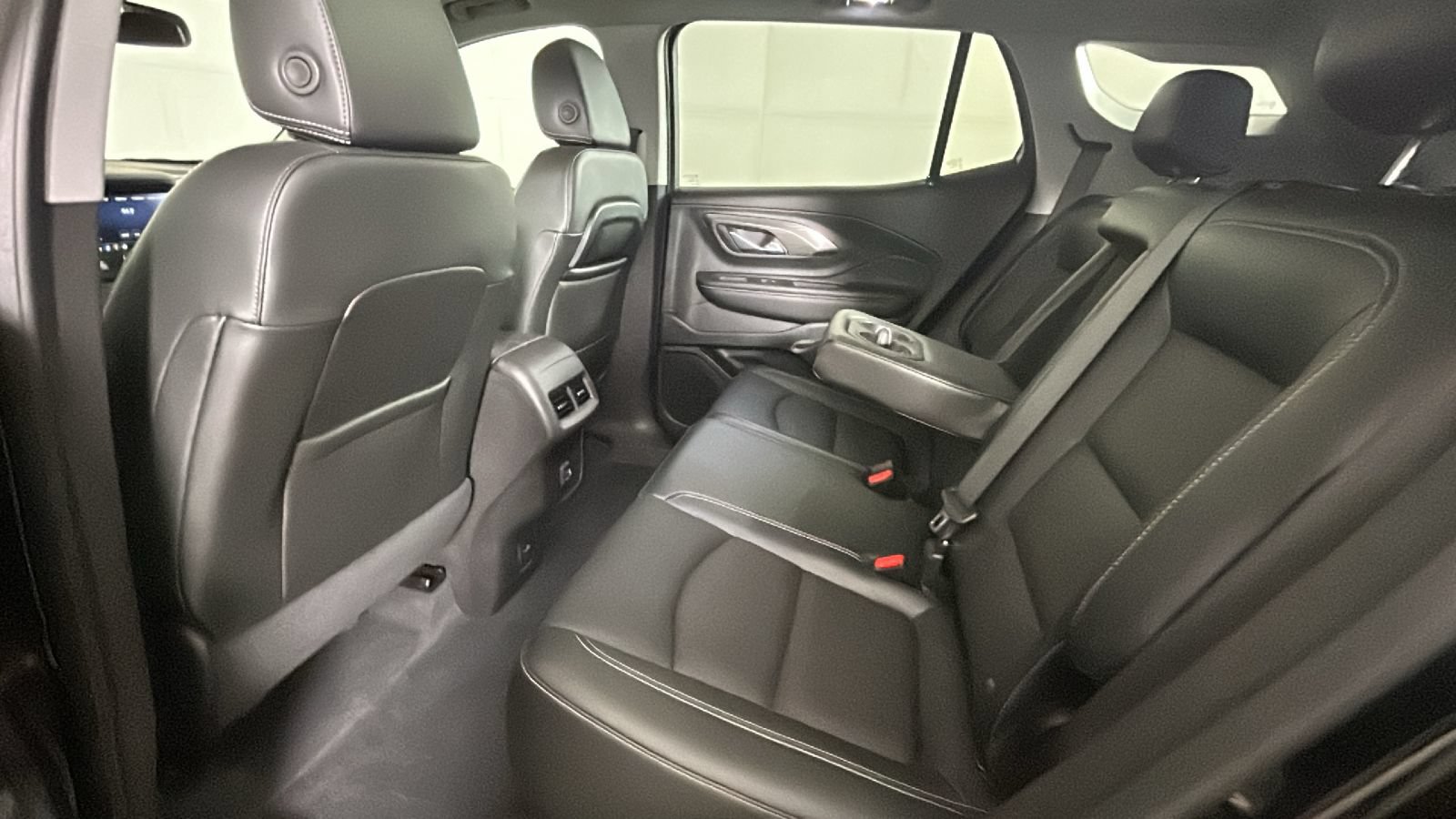 Used 2024 GMC Terrain SLT w/ Elevation Edition FWD image 29