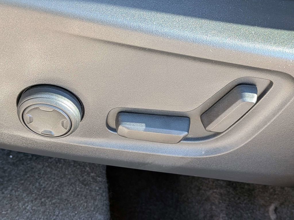 New 2026 Volvo XC40 B4 Core image 21