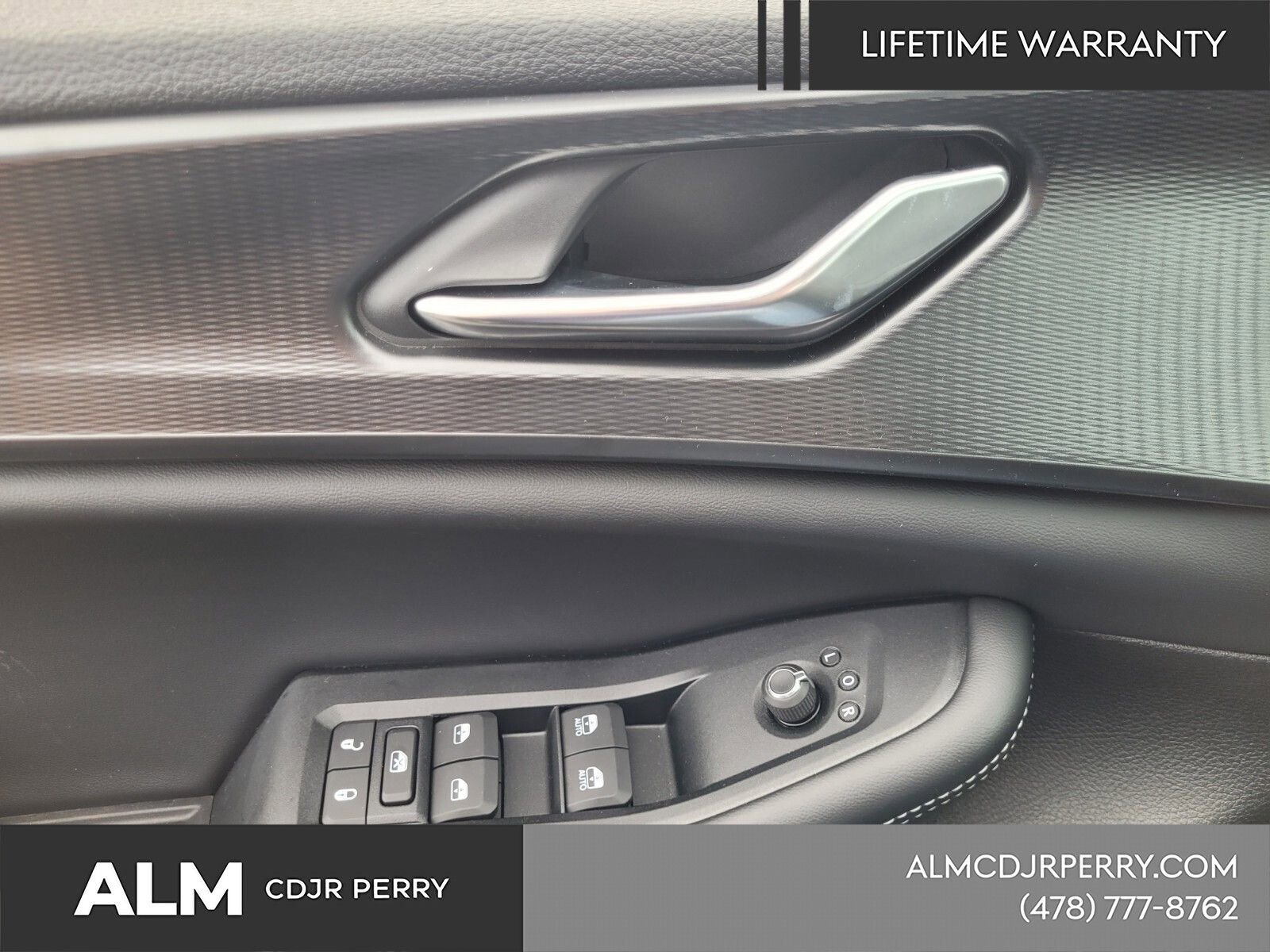 New 2025 Jeep Grand Cherokee Altitude image 25