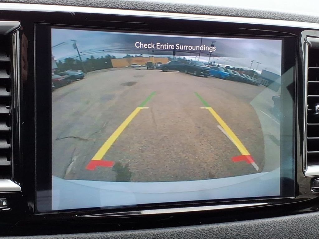 Used 2024 Chrysler Pacifica Touring-L FWD image 22