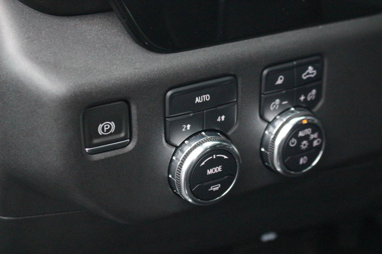 Used 2023 GMC Sierra 1500 SLT image 33