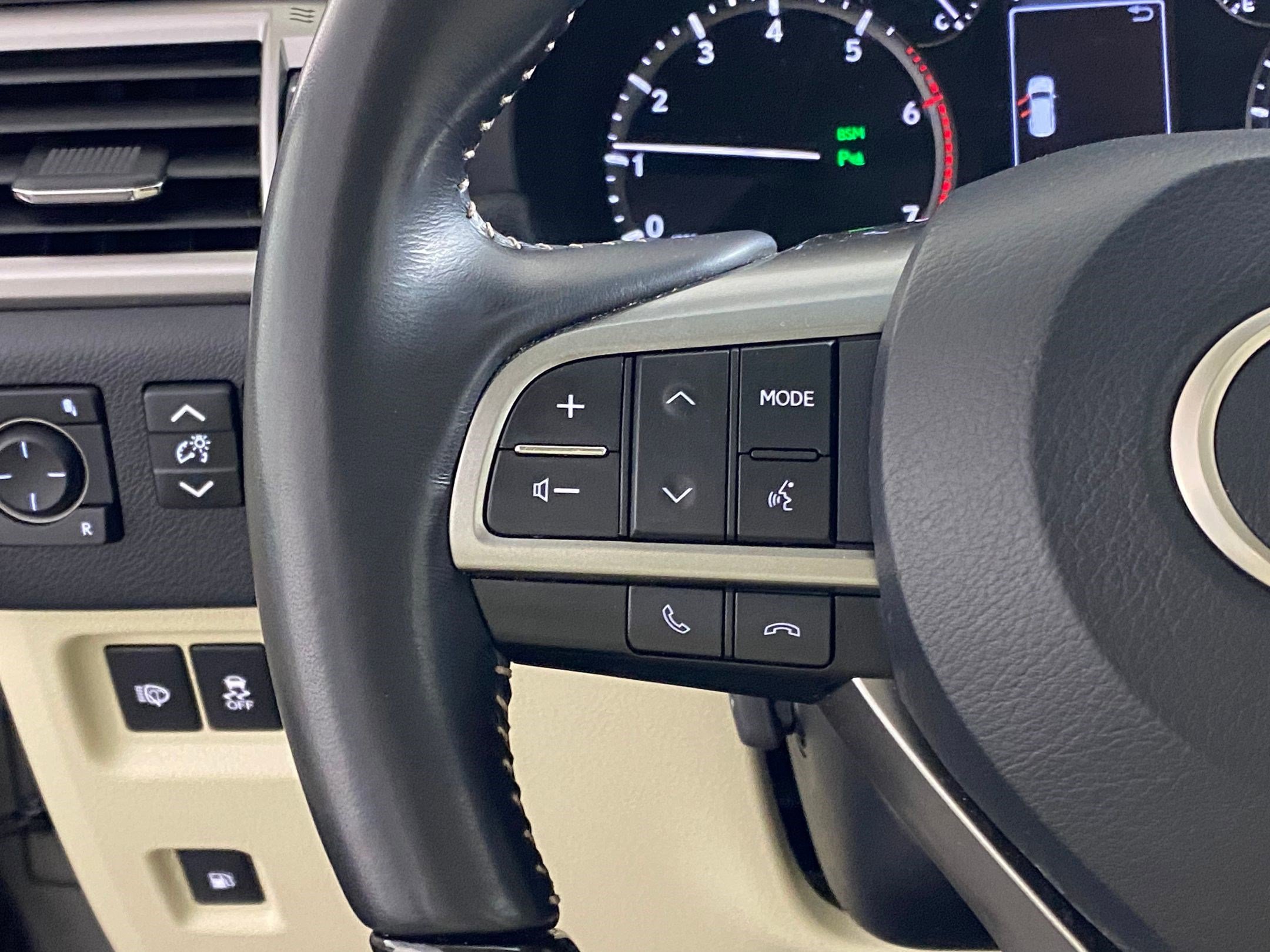 Used 2023 Lexus GX 460 Luxury w/ Off Road Package image 18