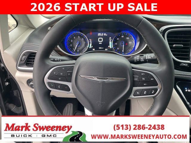 Used 2023 Chrysler Pacifica Limited image 18