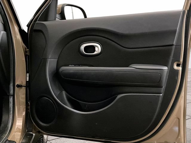Used 2016 Kia Soul FWD image 23